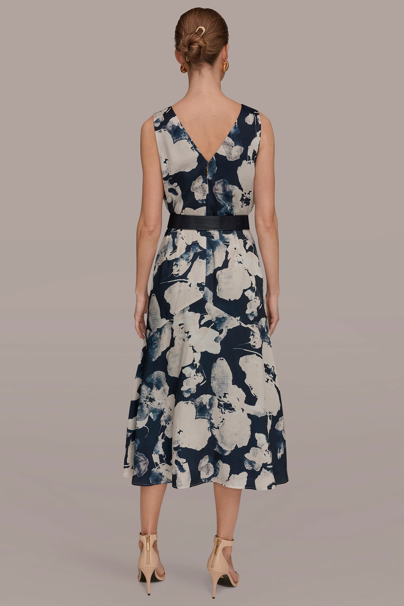 Donna Karan | V-NECK FLORAL DRESS