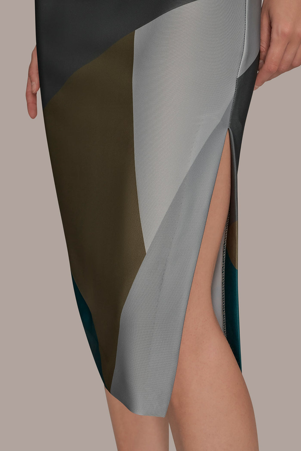 Donna Karan | SHORT SLEEVE COLOR-BLOCK MIDI SHEATH DRESS