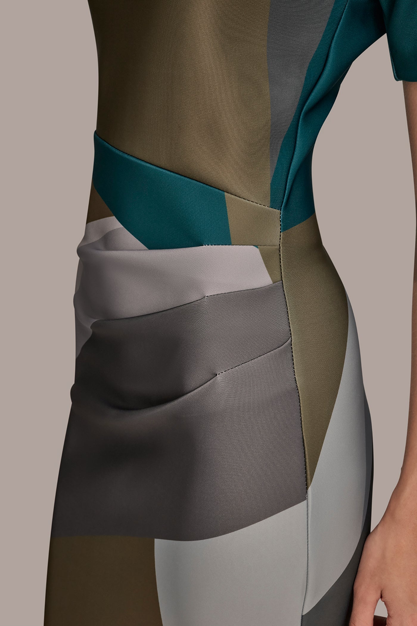 Donna Karan | SHORT SLEEVE COLOR-BLOCK MIDI SHEATH DRESS