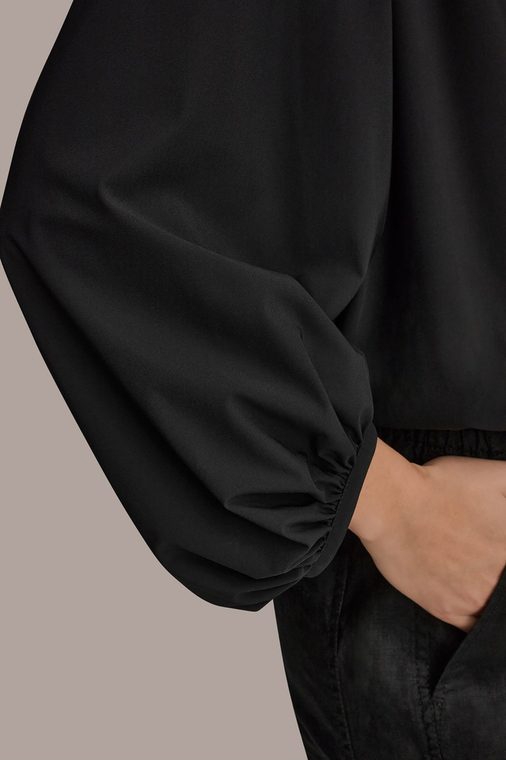 Donna Karan | THE MODERN TRAVEL BALLOON SLEEVE BLOUSE