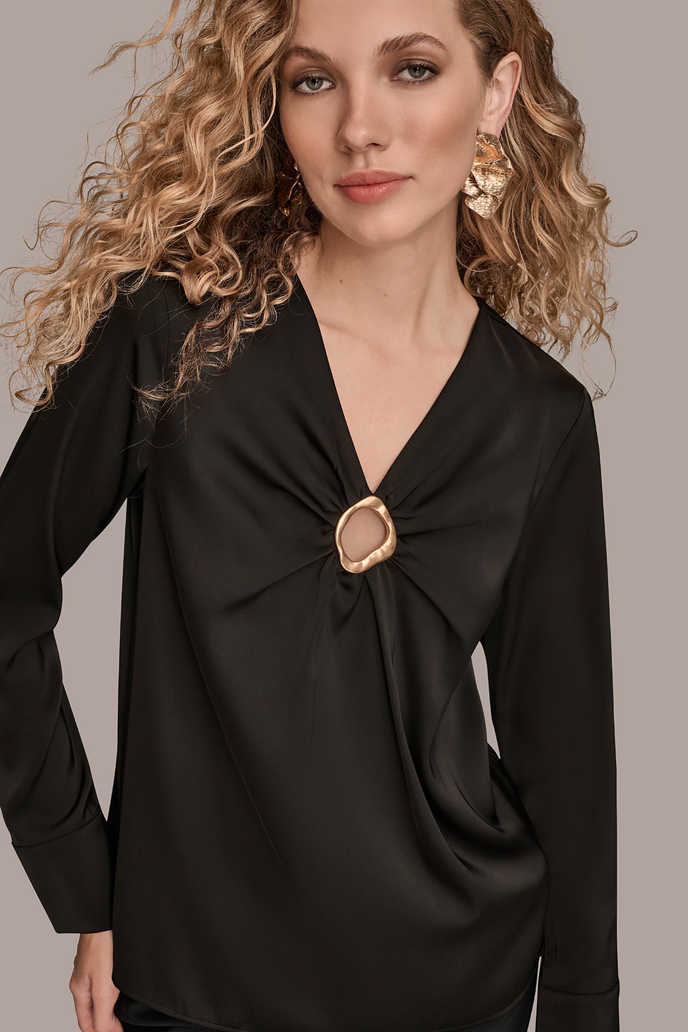 Donna Karan | LONG SLEEVE RING V-NECK BLOUSE