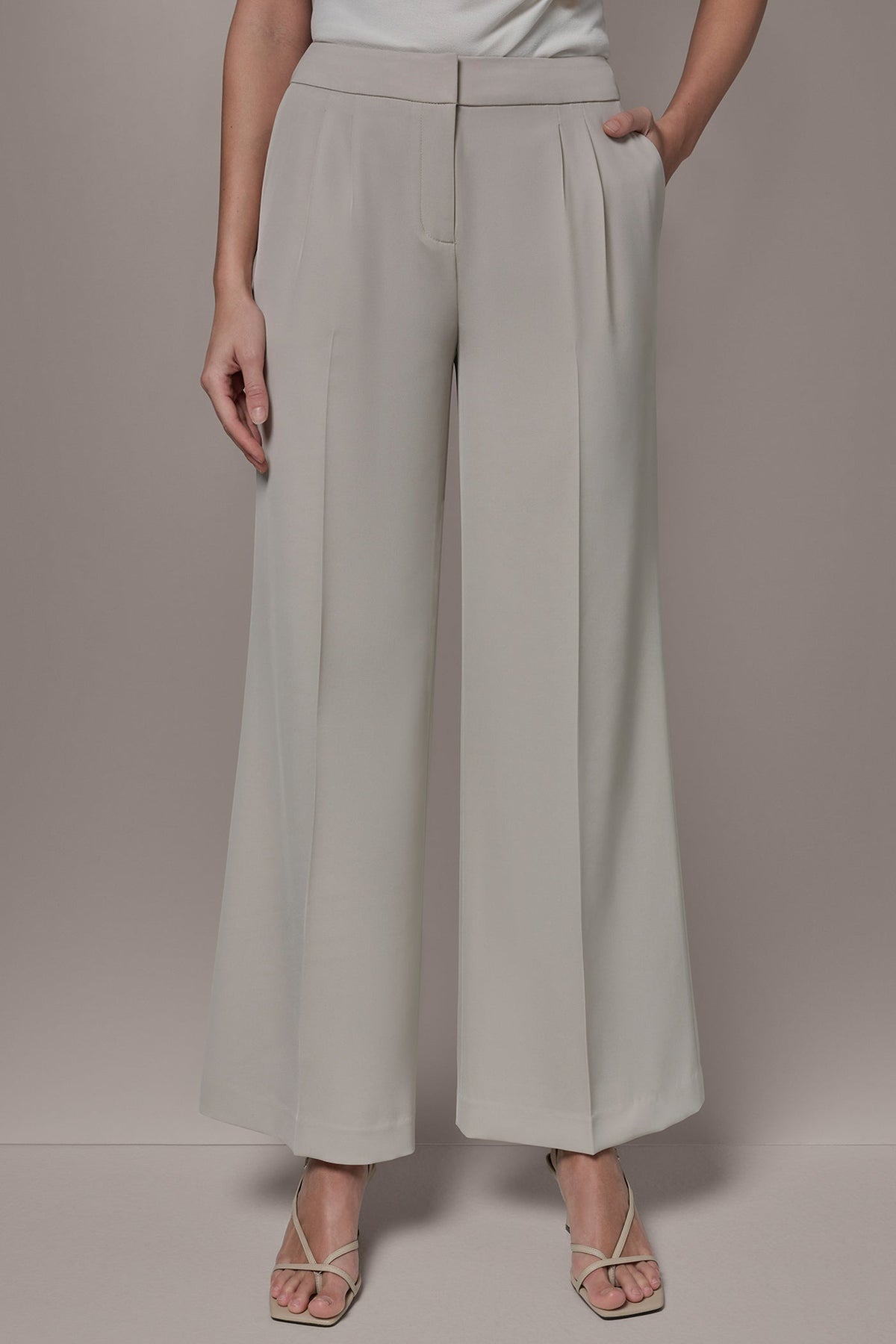 Donna Karan | MID-RISE PLEATED WIDE-LEG SUIT PANT