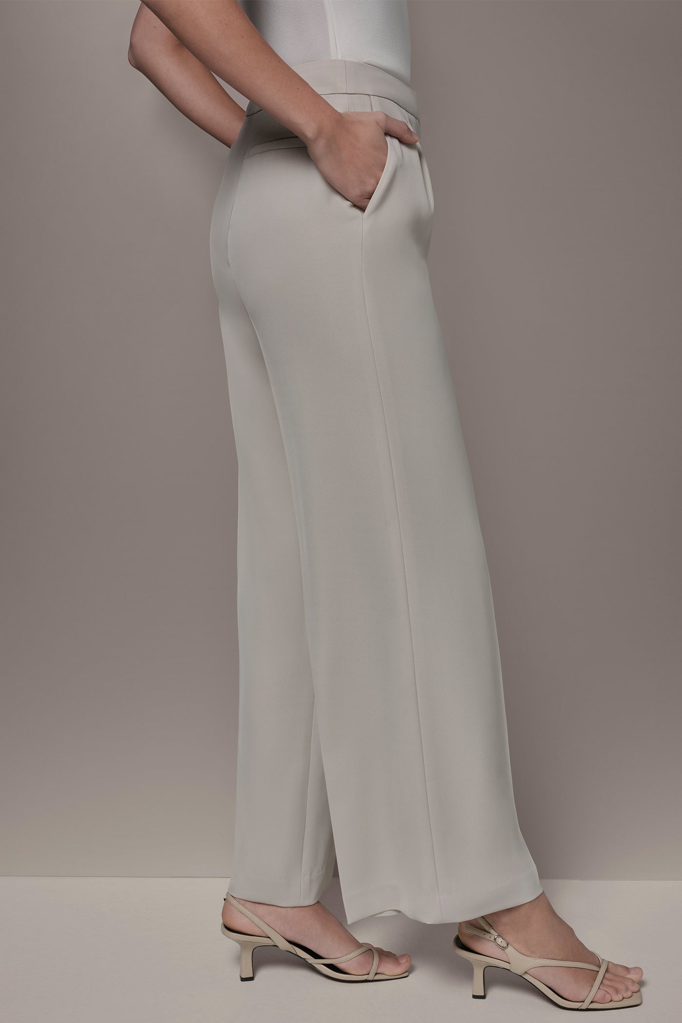 Donna Karan | MID-RISE PLEATED WIDE-LEG SUIT PANT