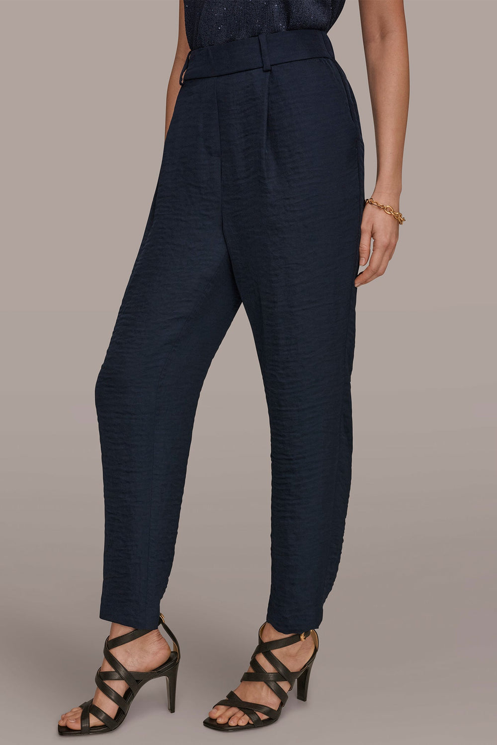 Donna Karan | PLEATED STRAIGHT PANT
