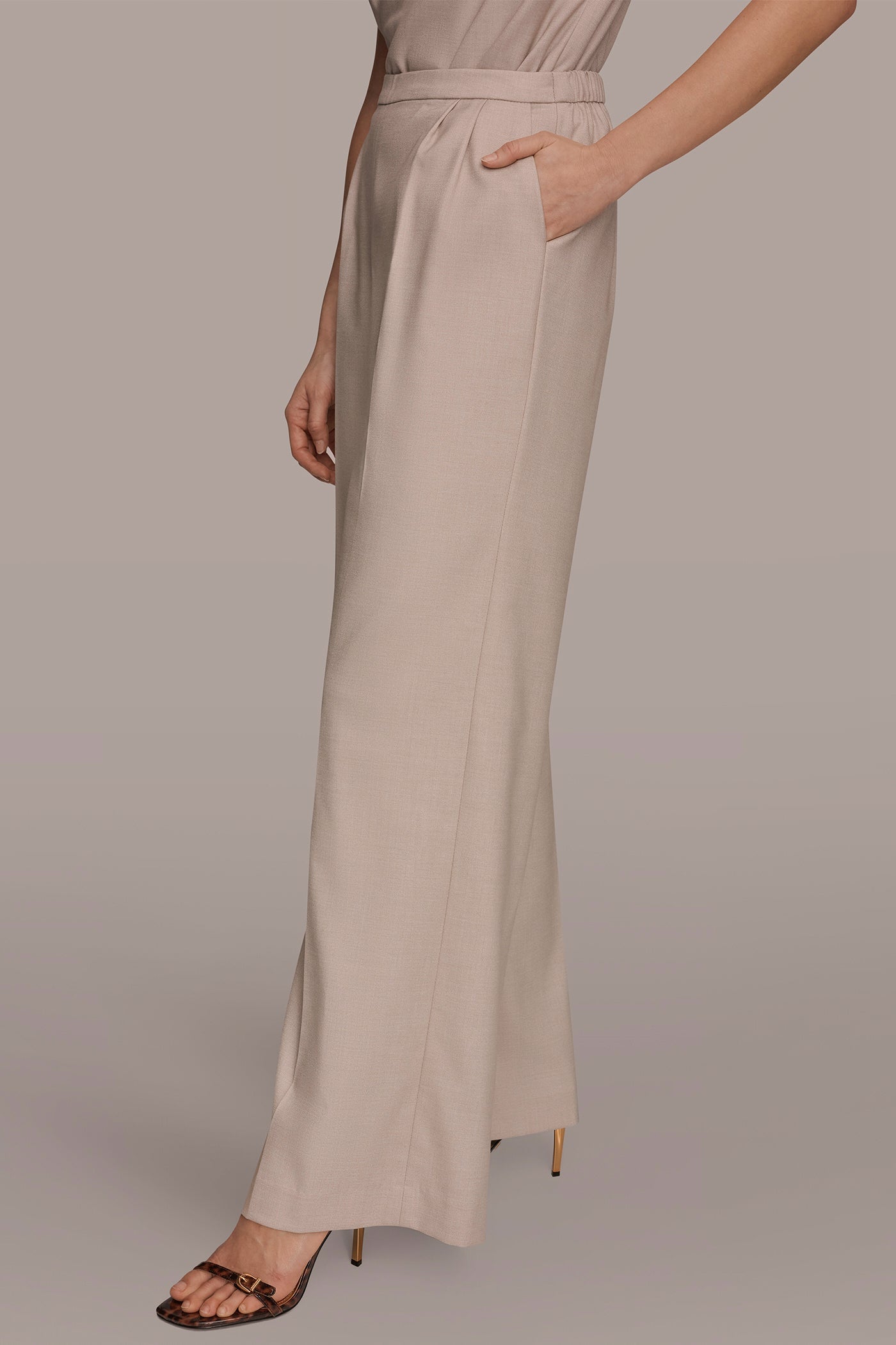 Donna Karan | MID-RISE PLEATED WIDE-LEG SUIT PANT