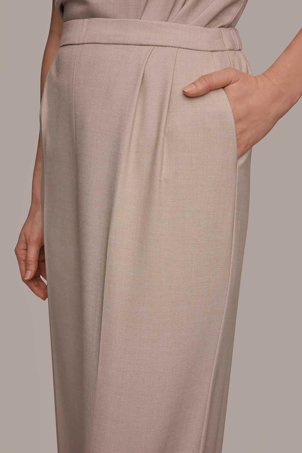 Donna Karan | MID-RISE PLEATED WIDE-LEG SUIT PANT