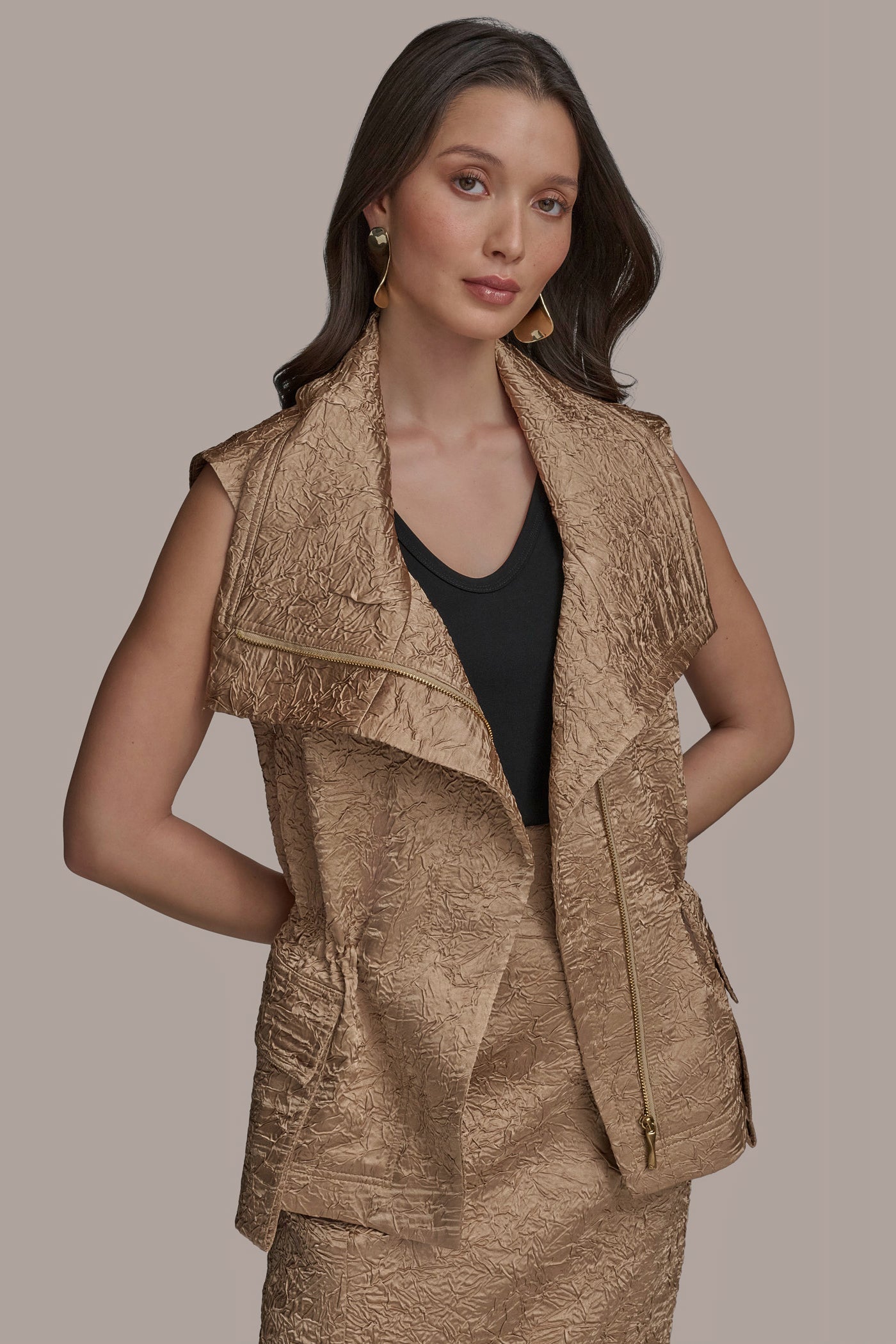 Donna Karan | TEXT ZIP FRONT VEST
