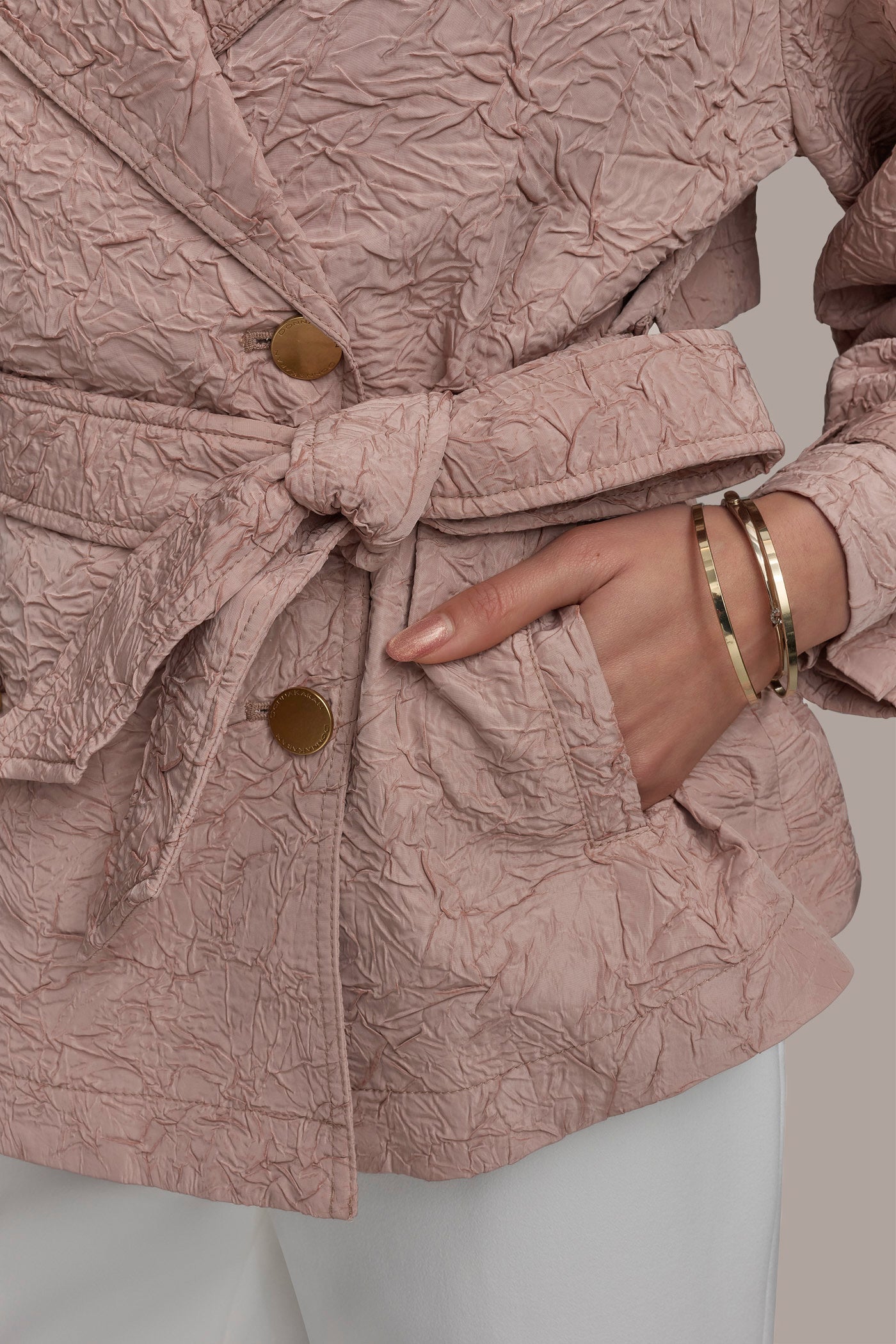 Donna Karan | TEXT BUTTON JACKET WITH TIE