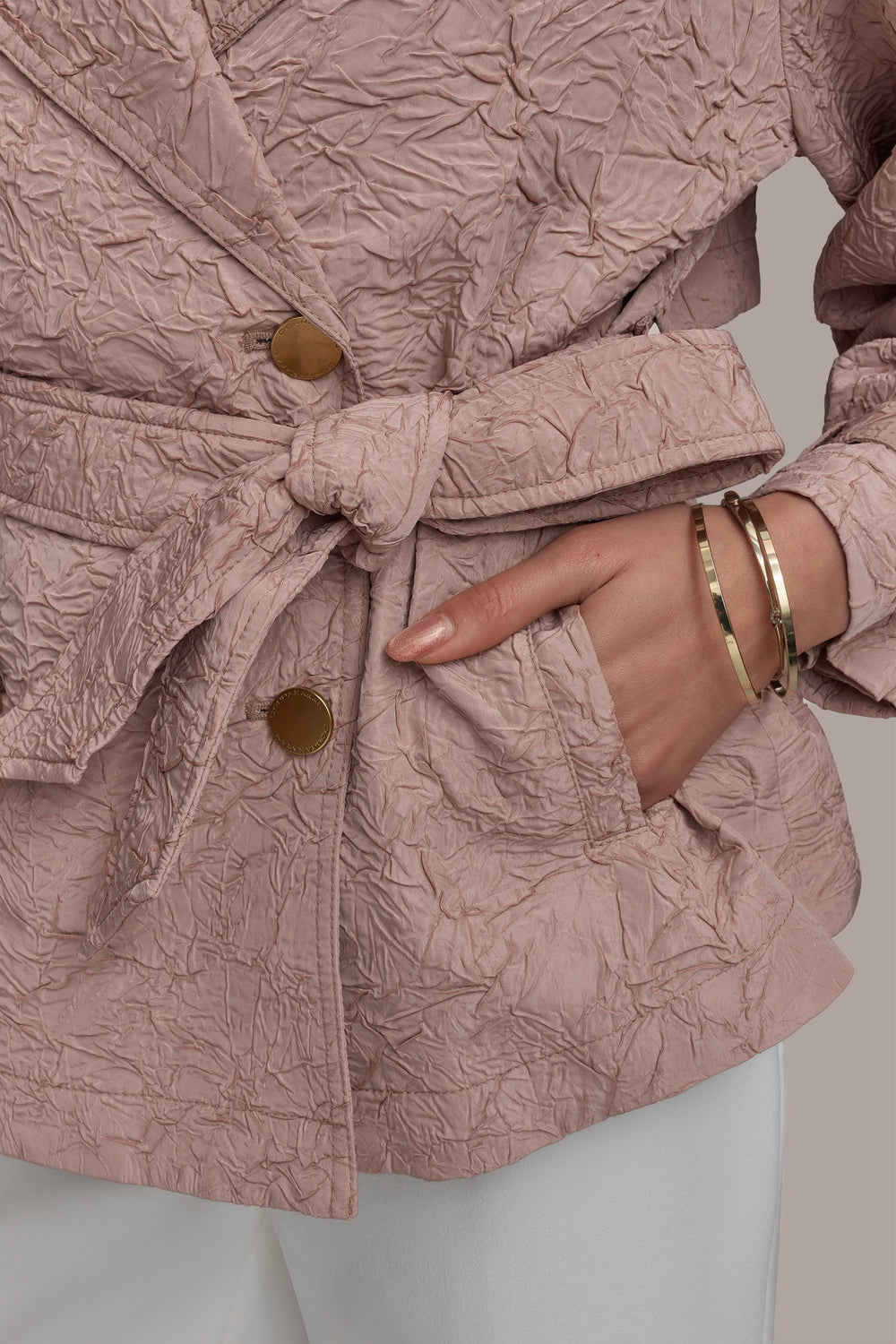 Donna Karan | TEXT BUTTON JACKET WITH TIE