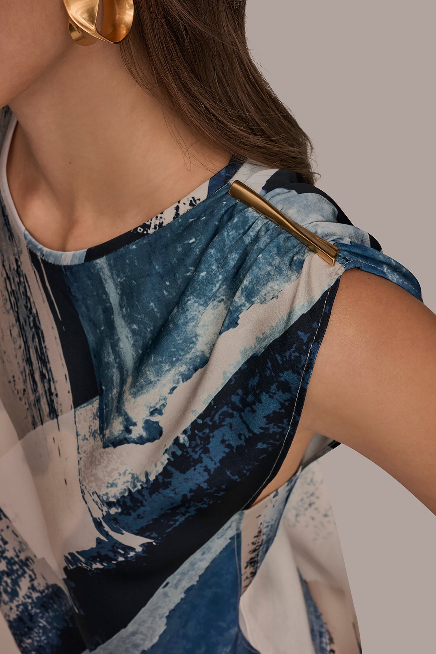 Donna Karan | ASYMMETRICAL SHOULDER BLOUSE