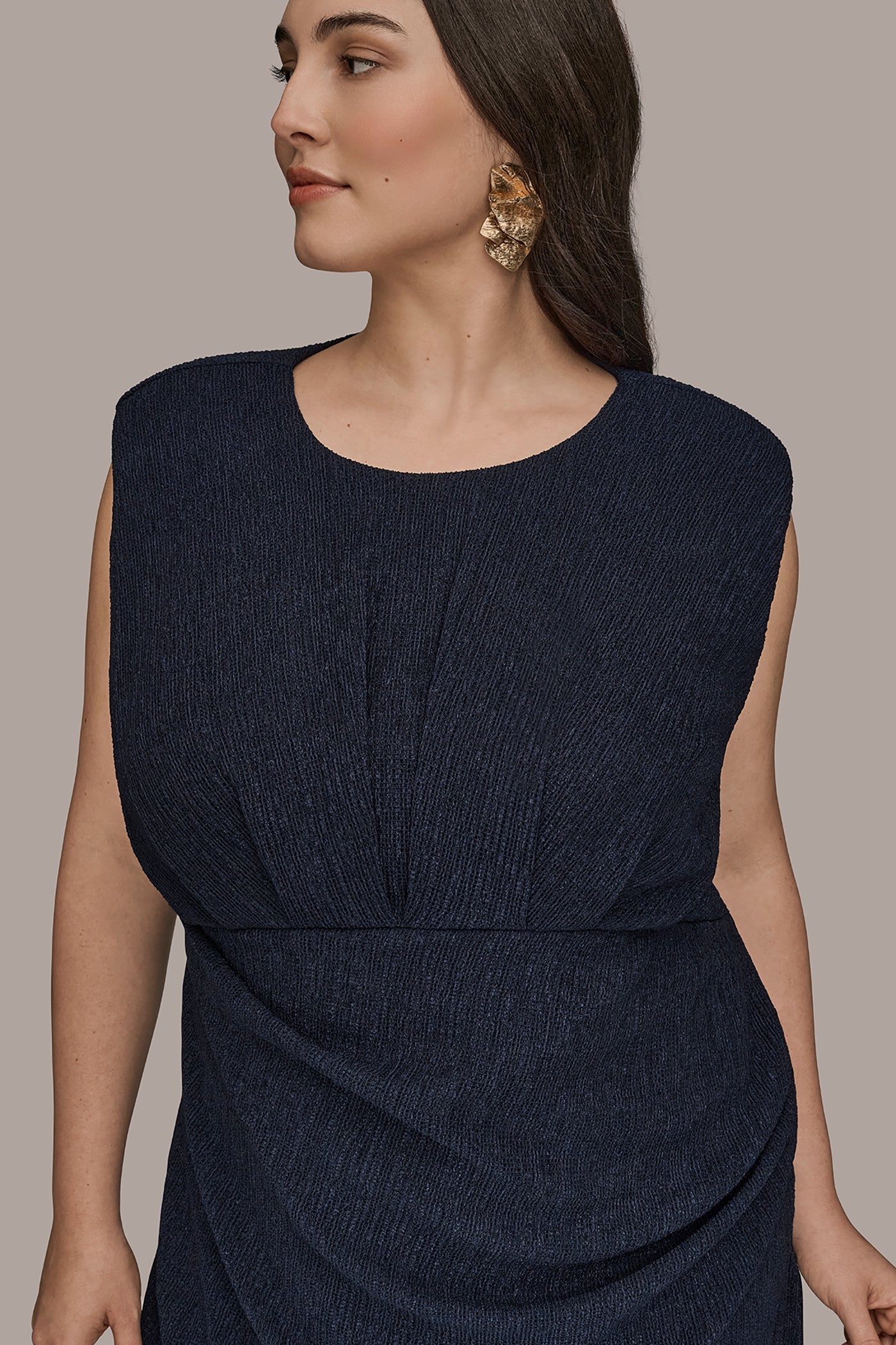 Donna Karan | CRINKLED SLEEVELESS RUCHED MIDI DRESS