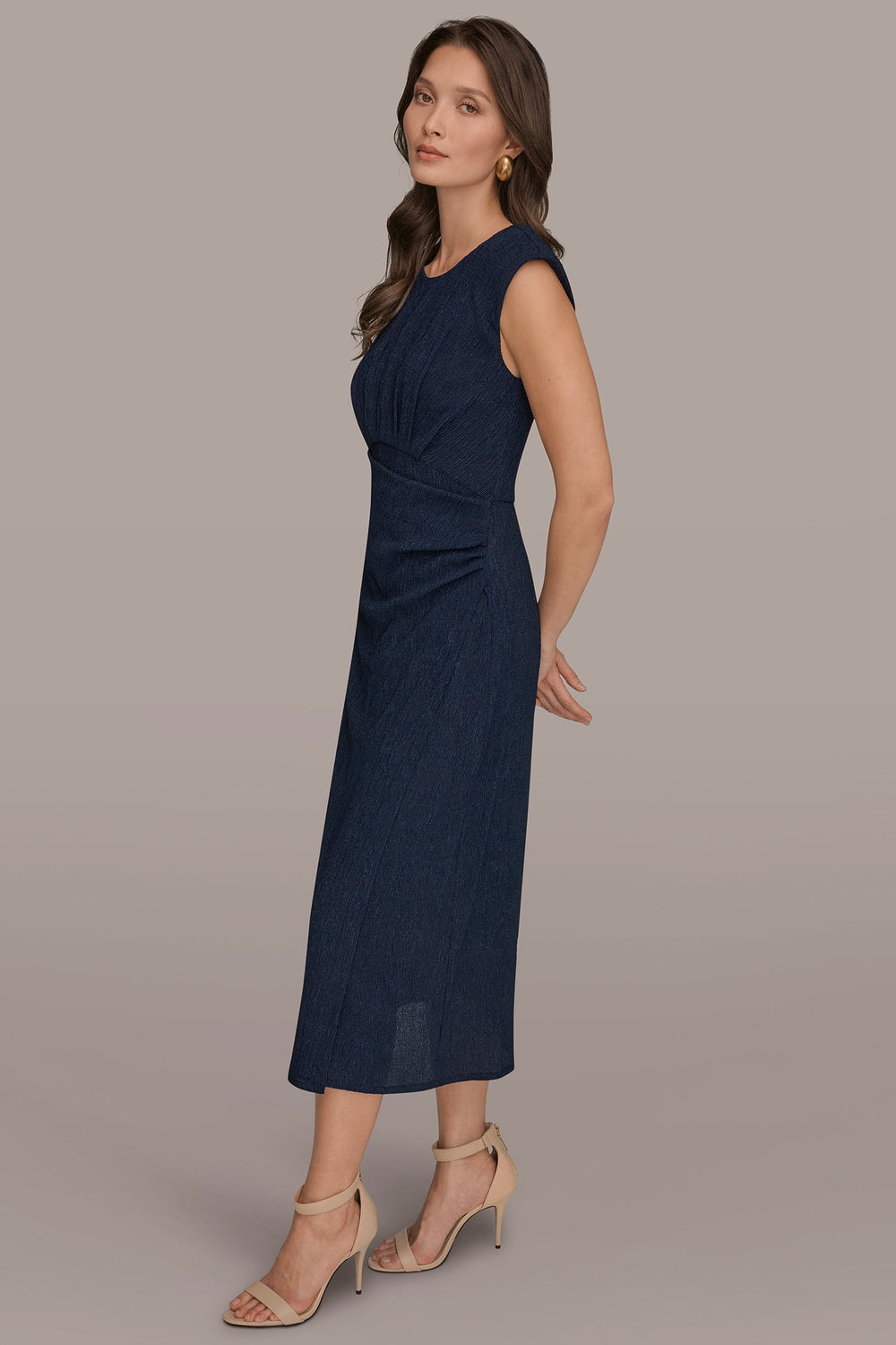 Donna Karan | CRINKLED SLEEVELESS RUCHED MIDI DRESS