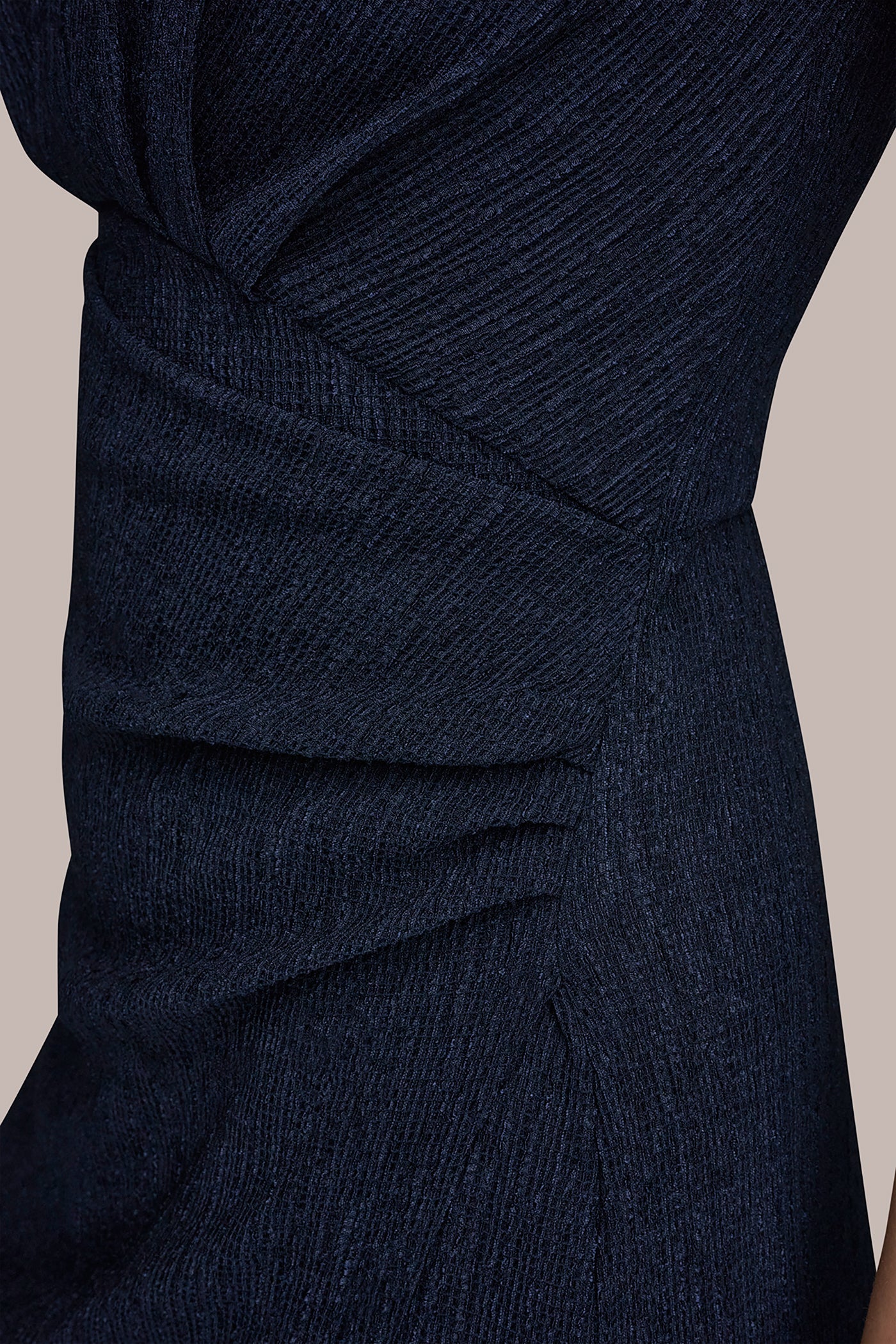 Donna Karan | CRINKLED SLEEVELESS RUCHED MIDI DRESS