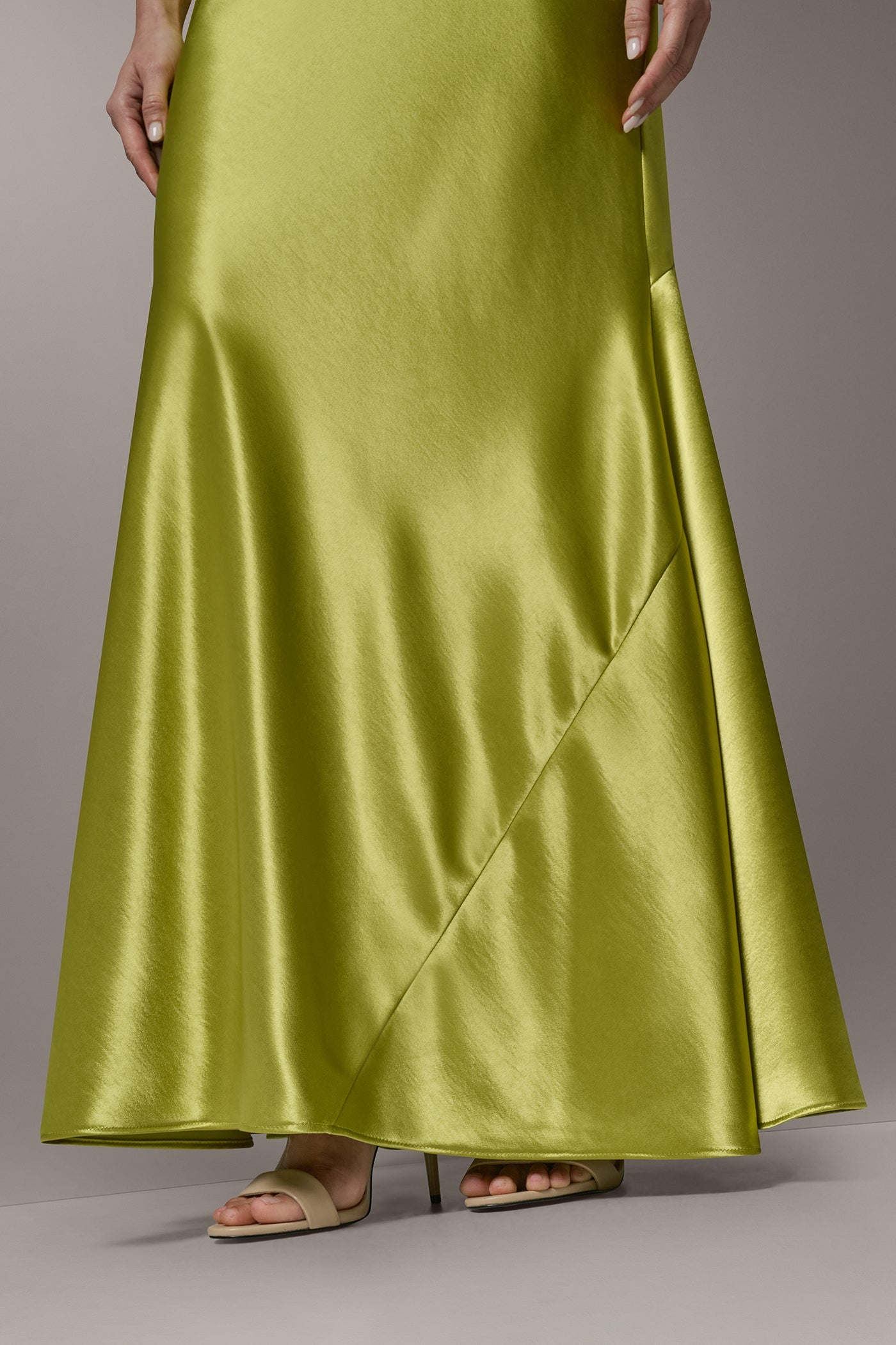 Donna Karan | SLEEVELESS COWL-NECK GOWN