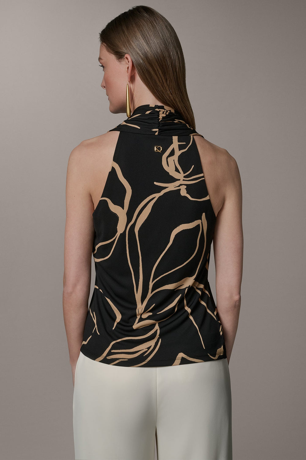 Donna Karan | RUCHED V-NECK TOP
