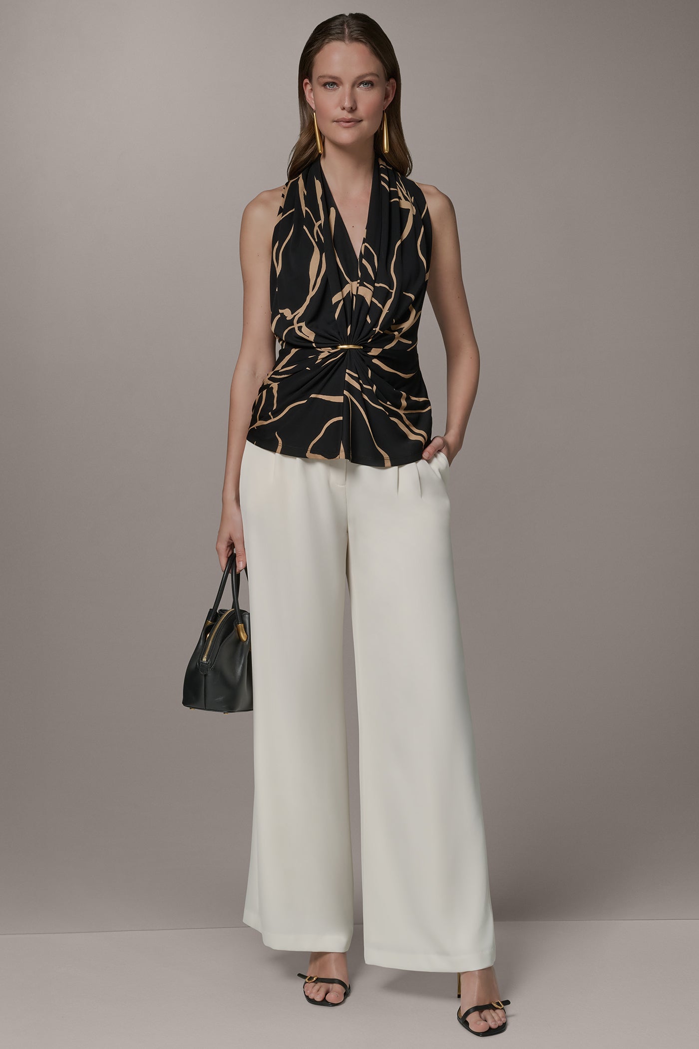 Donna Karan | RUCHED V-NECK TOP