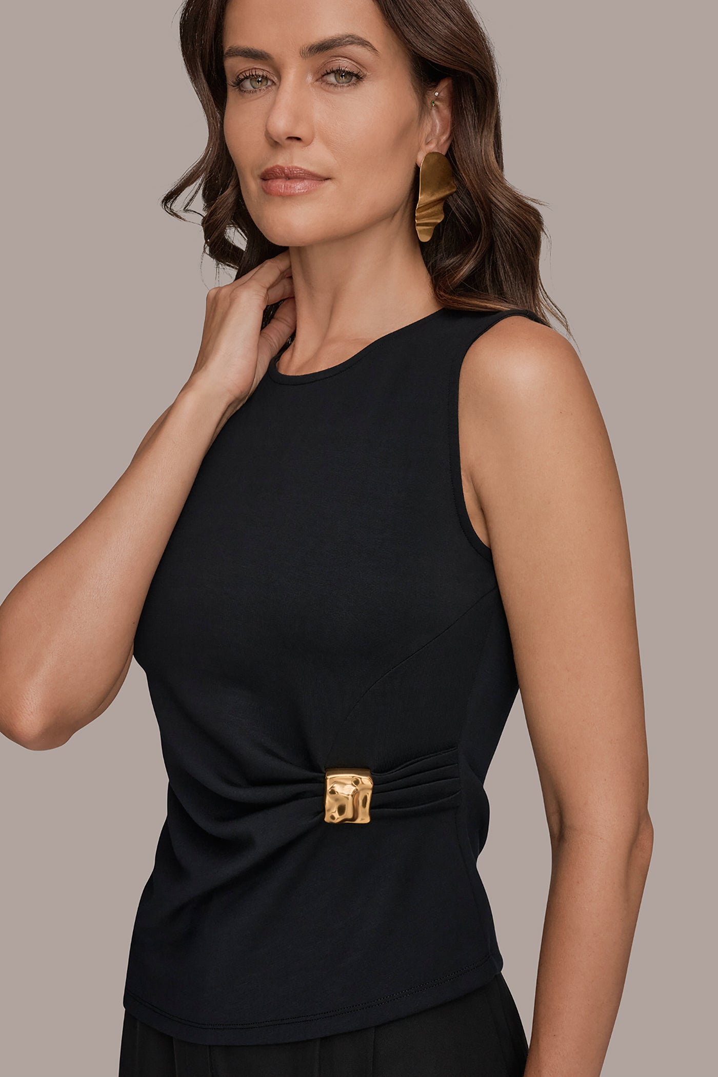 Donna Karan | ASYMMETRIC HEM BLOUSE