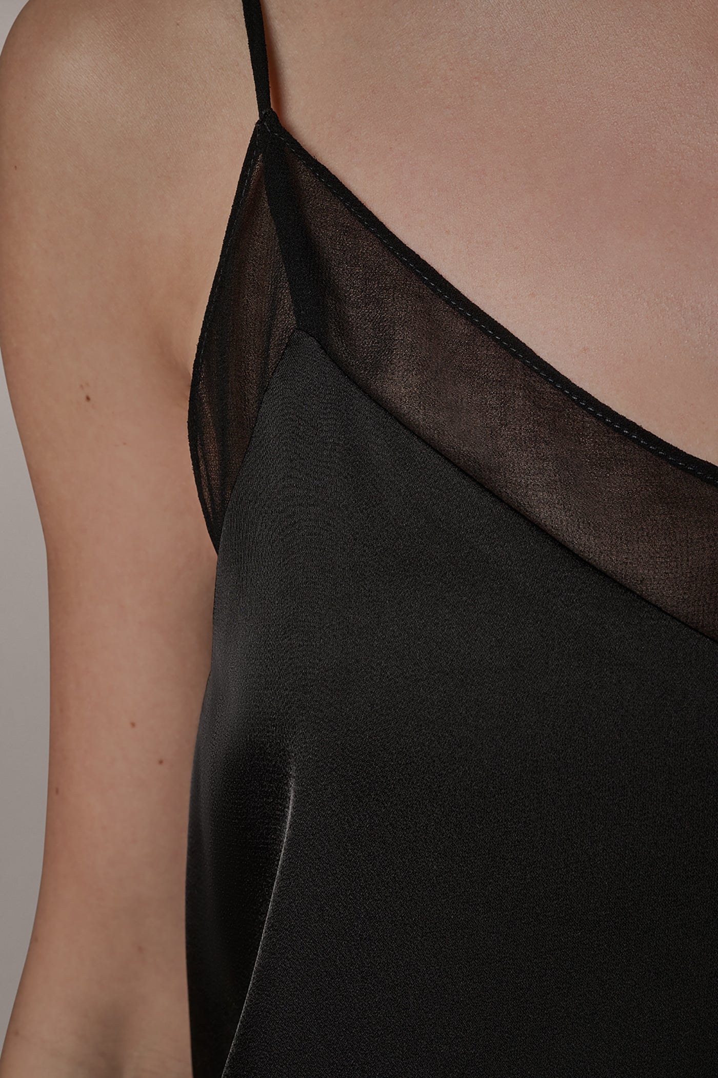 Donna Karan | SLEEVELESS V-NECK CAMI