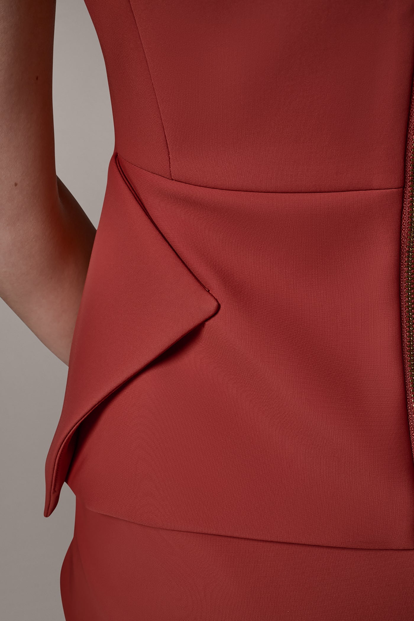 Donna Karan | SHORT SLEEVE PEPLUM TOP