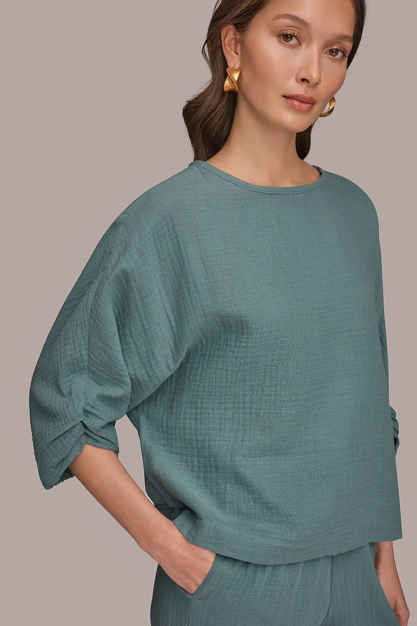 Donna Karan | 3/4 SLEEVE TWIST CUFF BLOUSE
