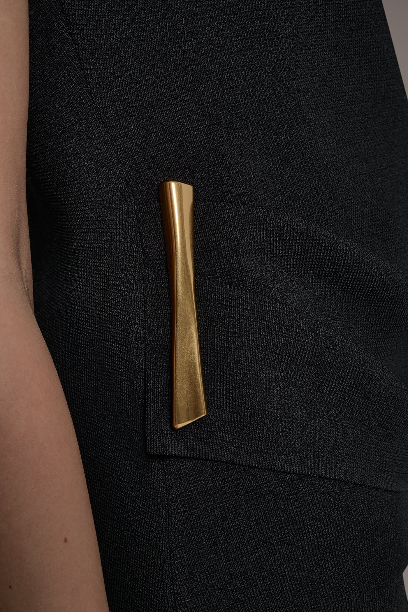 Donna Karan | V-NECK WRAP-EFFECT TOP