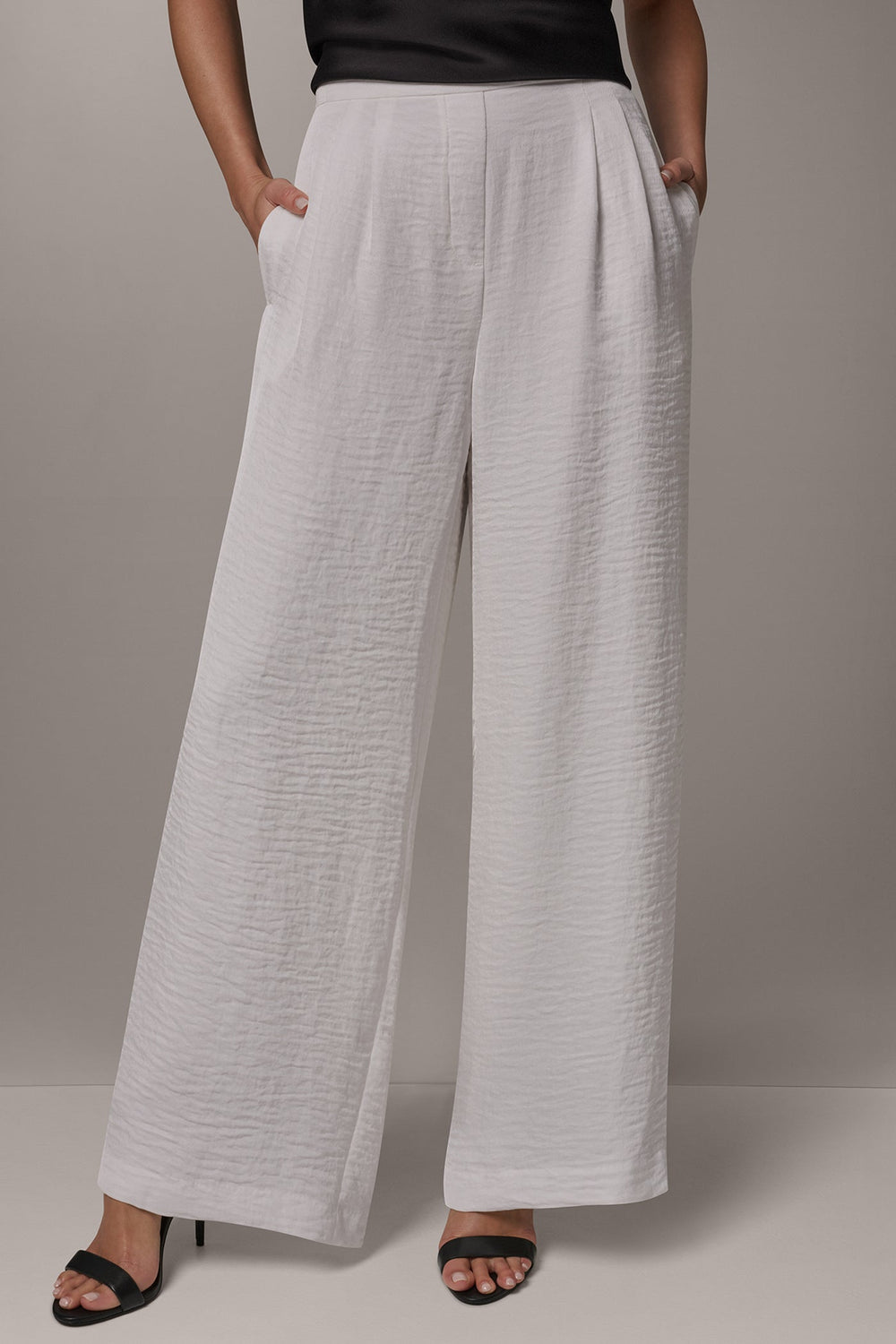 Donna Karan | EXTRA HIGH-RISE PLEATED RELAXED PULL-ON PANT