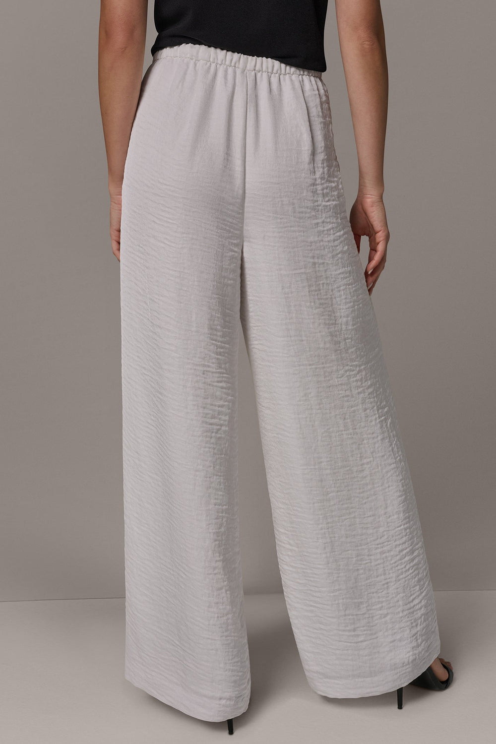 Donna Karan | EXTRA HIGH-RISE PLEATED RELAXED PULL-ON PANT