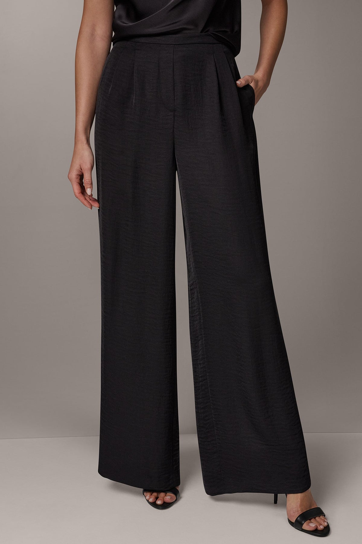 Donna Karan | EXTRA HIGH-RISE PLEATED RELAXED PULL-ON PANT