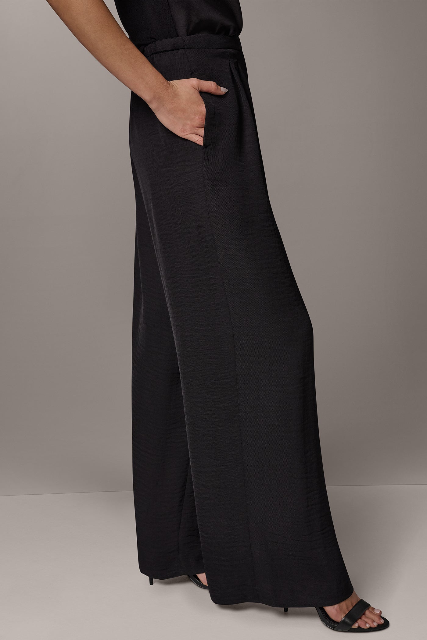 Donna Karan | EXTRA HIGH-RISE PLEATED RELAXED PULL-ON PANT