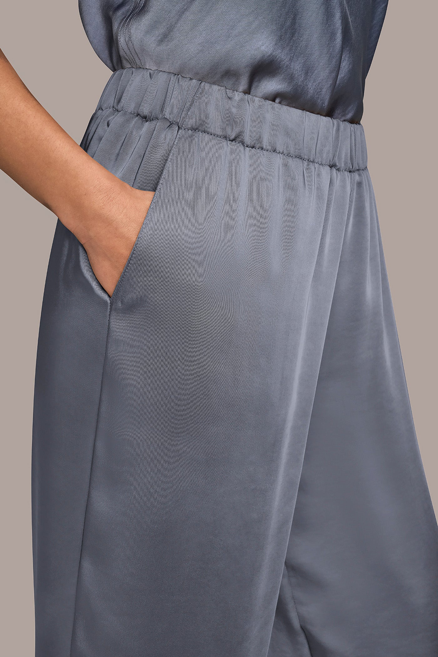 Donna Karan | SATIN MID-RISE RELAXED PANT