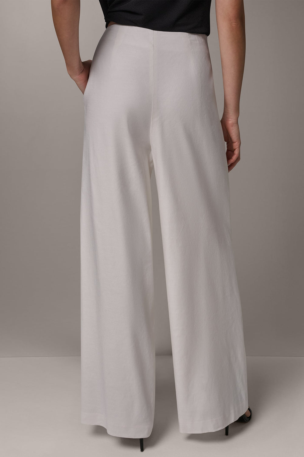 Donna Karan | EXTRA HIGH-RISE PLEATED WIDE-LEG PANT