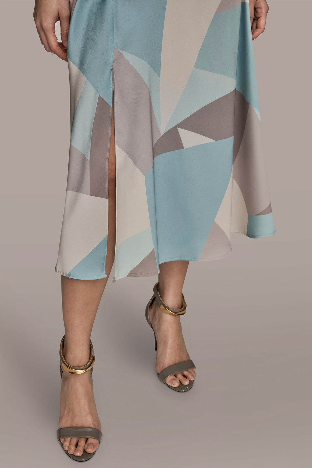Donna Karan | CAP SLEEVE V-NECK PRINTED MIDI DRESS