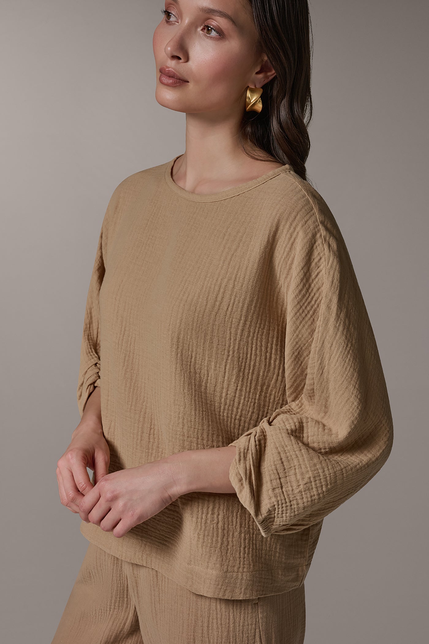 Donna Karan | 3/4 SLEEVE TWIST CUFF BLOUSE