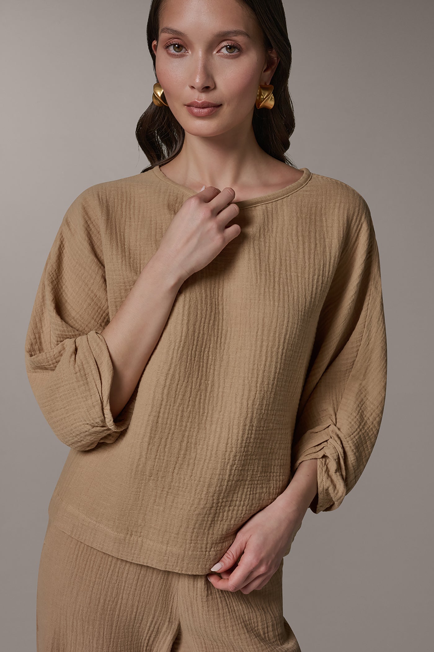 Donna Karan | 3/4 SLEEVE TWIST CUFF BLOUSE