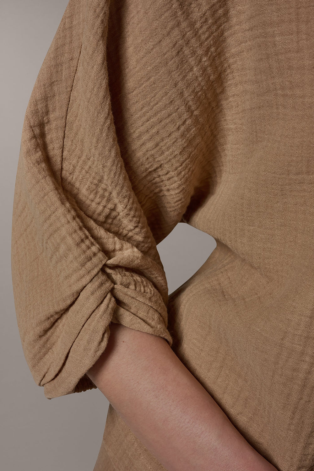 Donna Karan | 3/4 SLEEVE TWIST CUFF BLOUSE