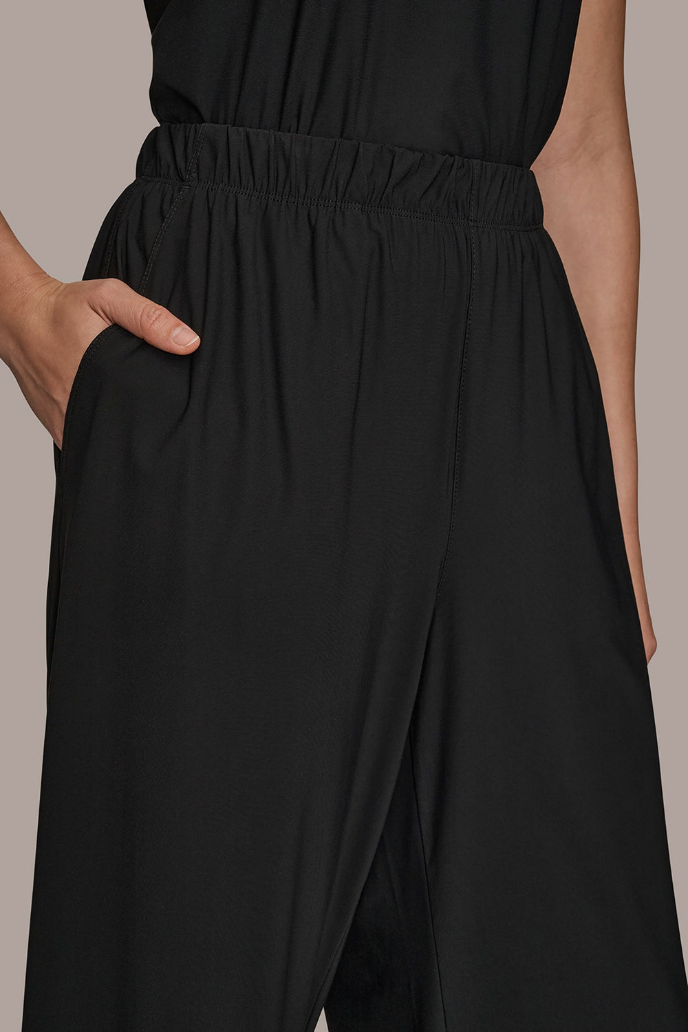 Donna Karan | THE MODERN TRAVEL MID-RISE RELAXED ANKLE PANT