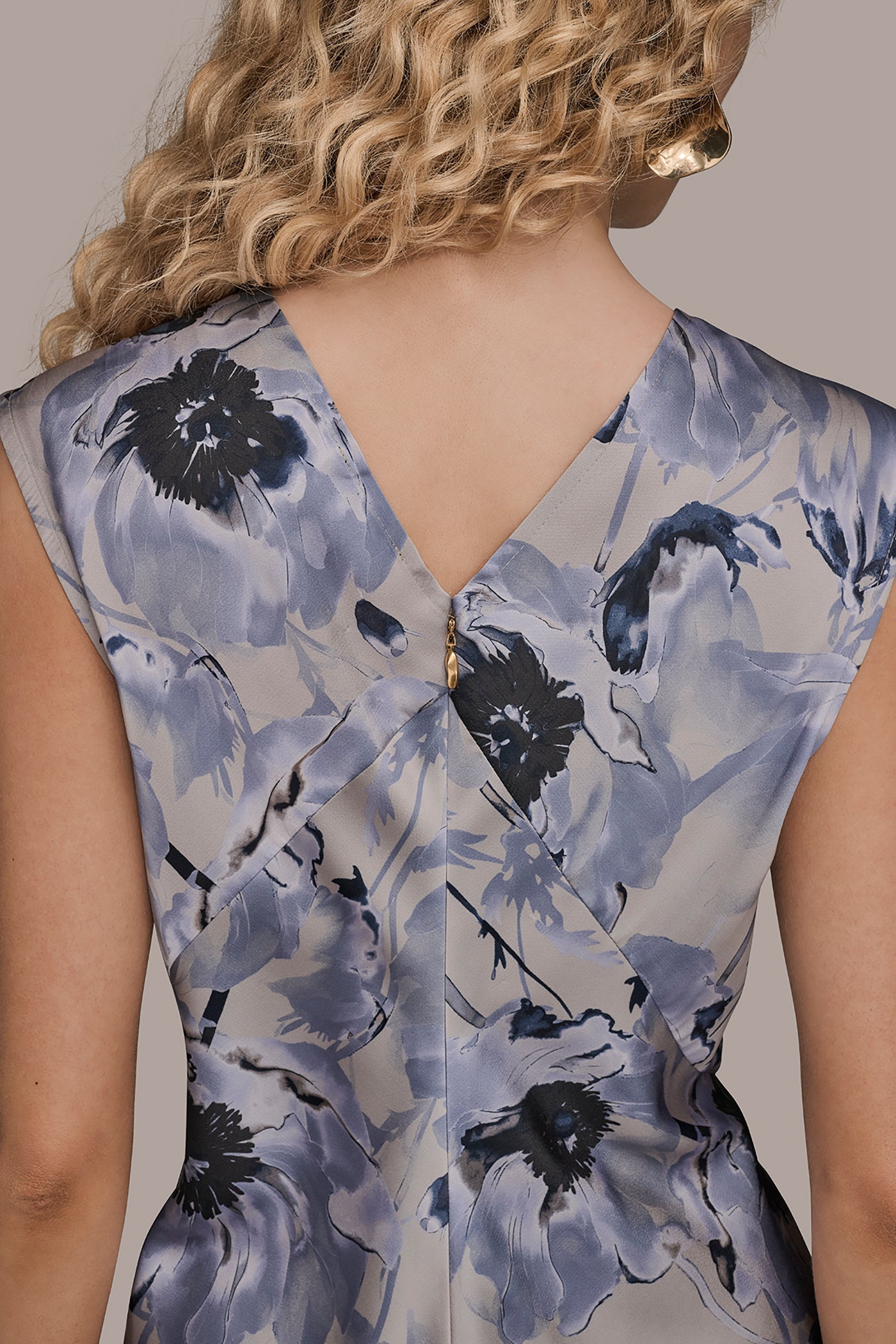 Donna Karan | CAP SLEEVE V-NECK PRINTED MIDI DRESS