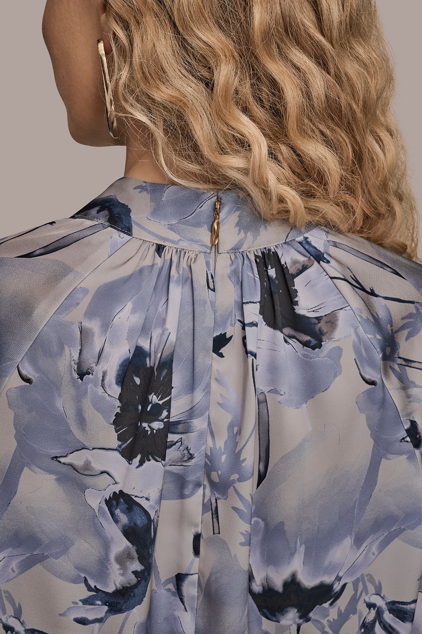 Donna Karan | BUTTON-NECK BLOUSE