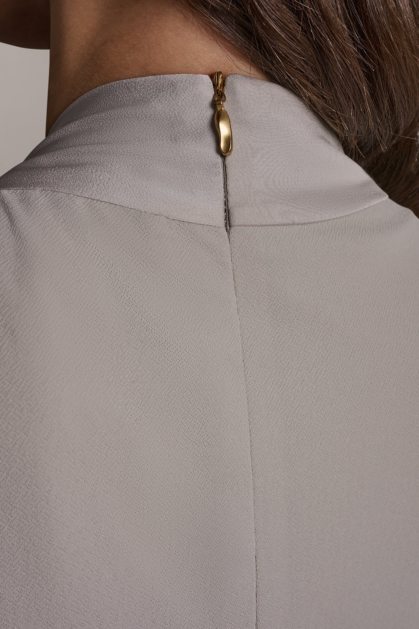 Donna Karan | TWIST DRAPE SHOULDER BLOUSE
