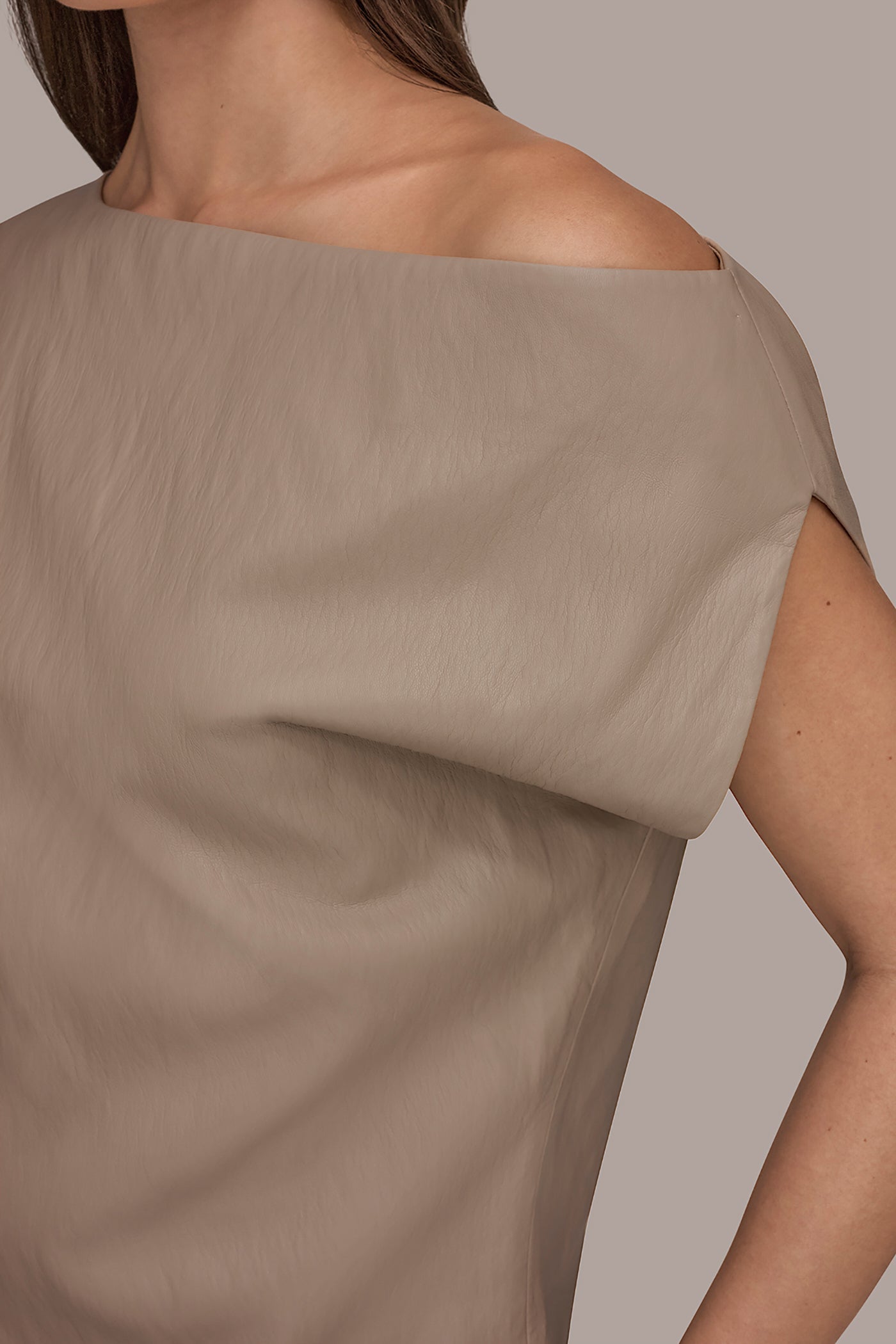Donna Karan | ASYMMETRIC ANGLE HEM TOP