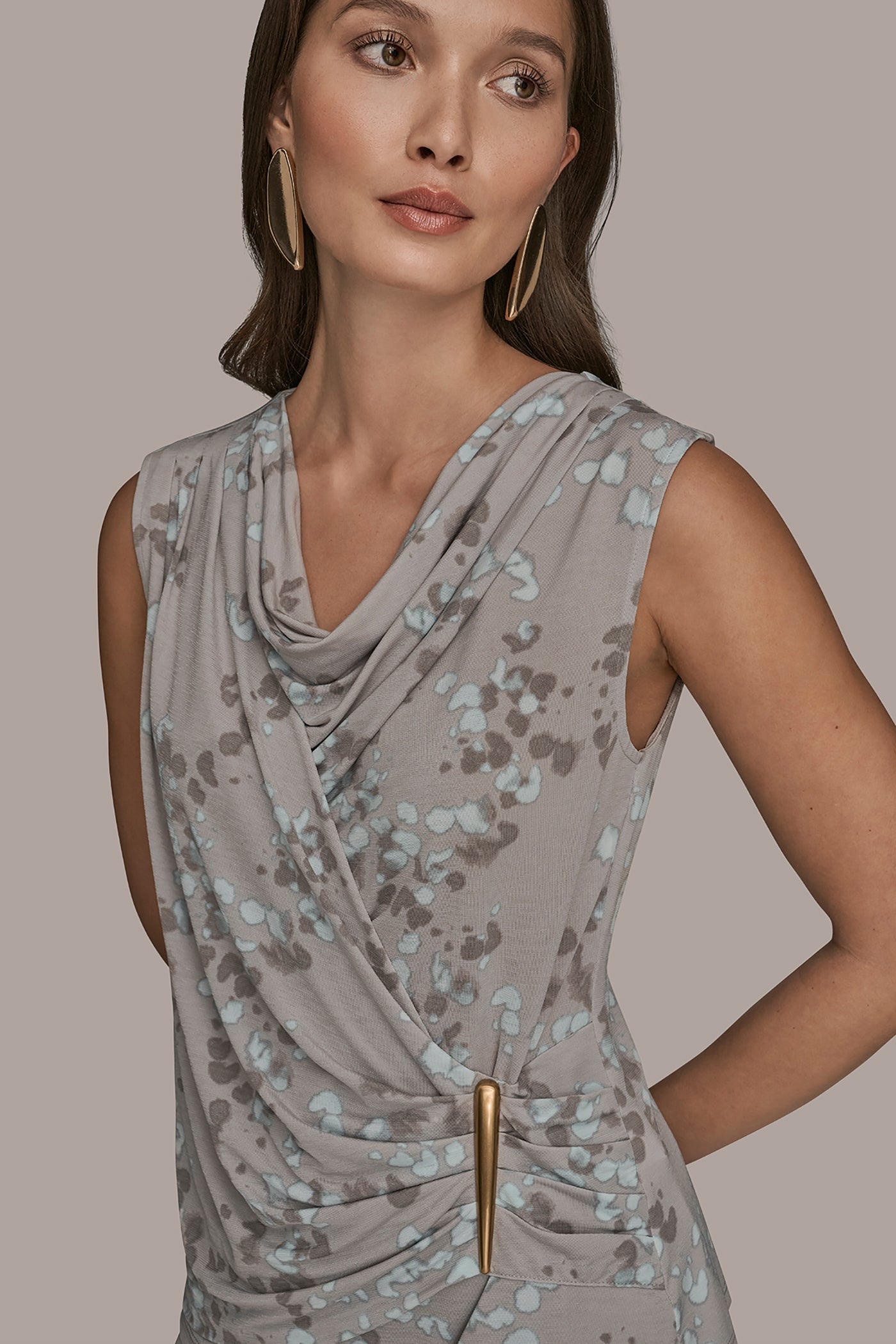 Donna Karan | PRINTED SLEEVELESS COWL-NECK WRAP TOP