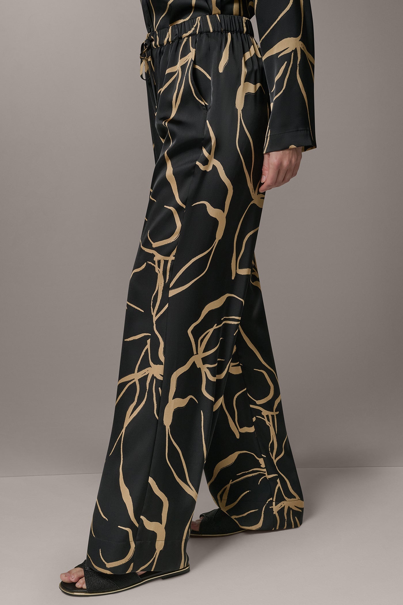 Donna Karan | EXTRA HIGH-RISE WIDE-LEG PULL-ON PANT