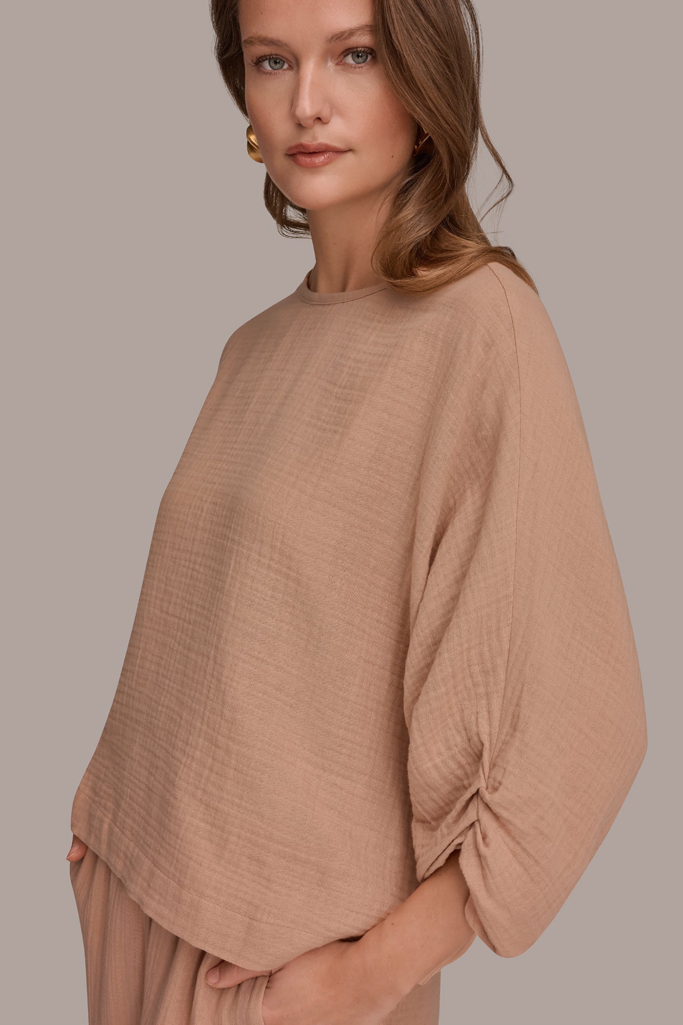 Donna Karan | 3/4 SLEEVE TWIST CUFF BLOUSE