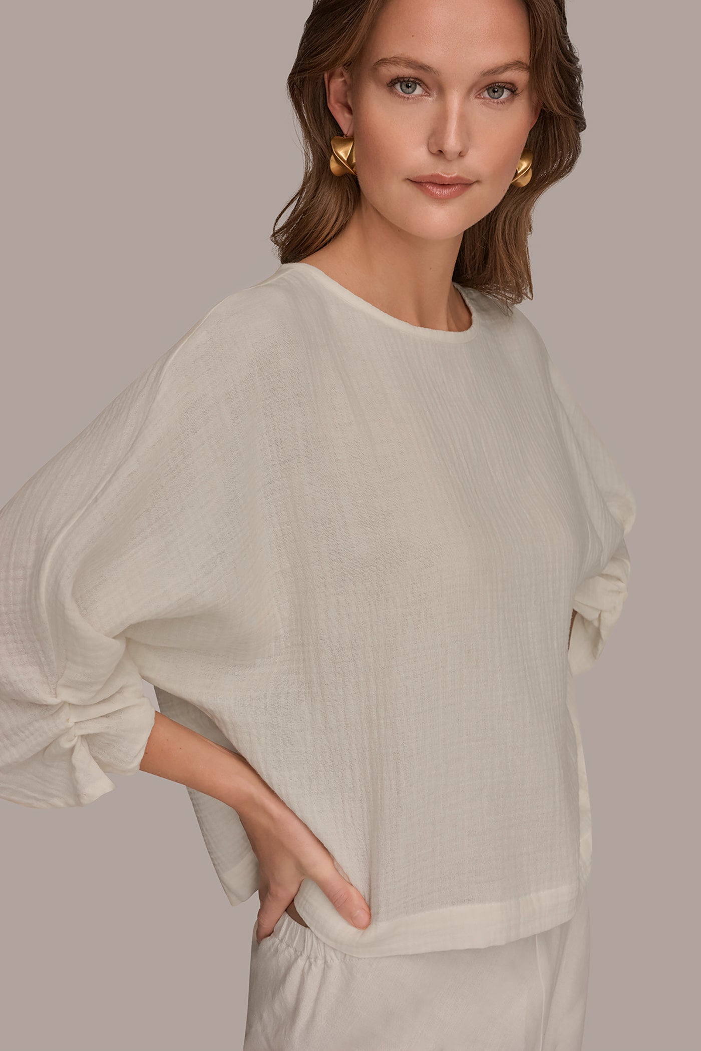 Donna Karan | 3/4 SLEEVE TWIST CUFF BLOUSE