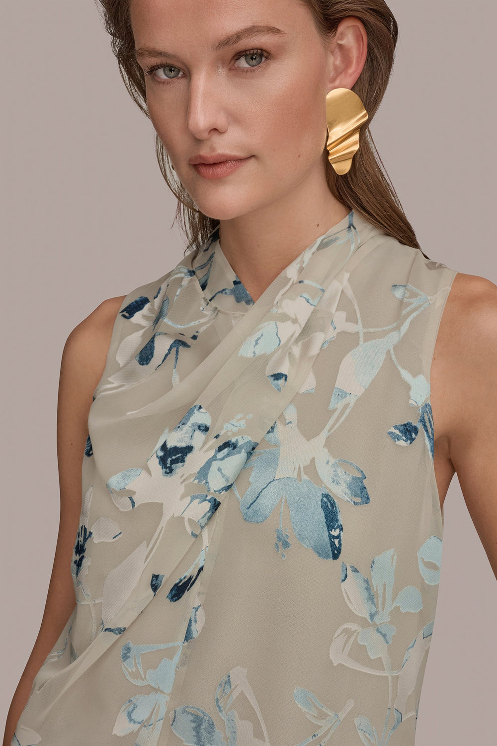 Donna Karan | FLORAL CRISSCROSS TOP