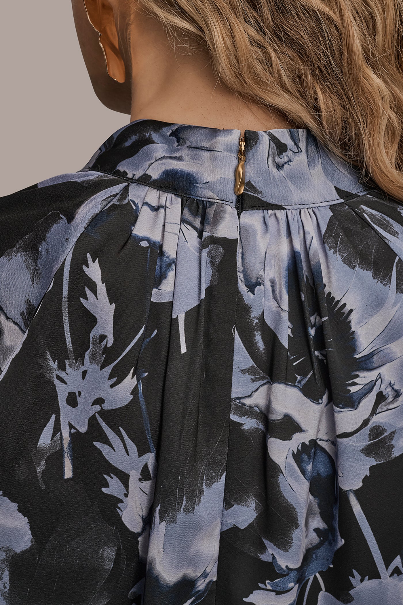 Donna Karan | BUTTON-NECK BLOUSE