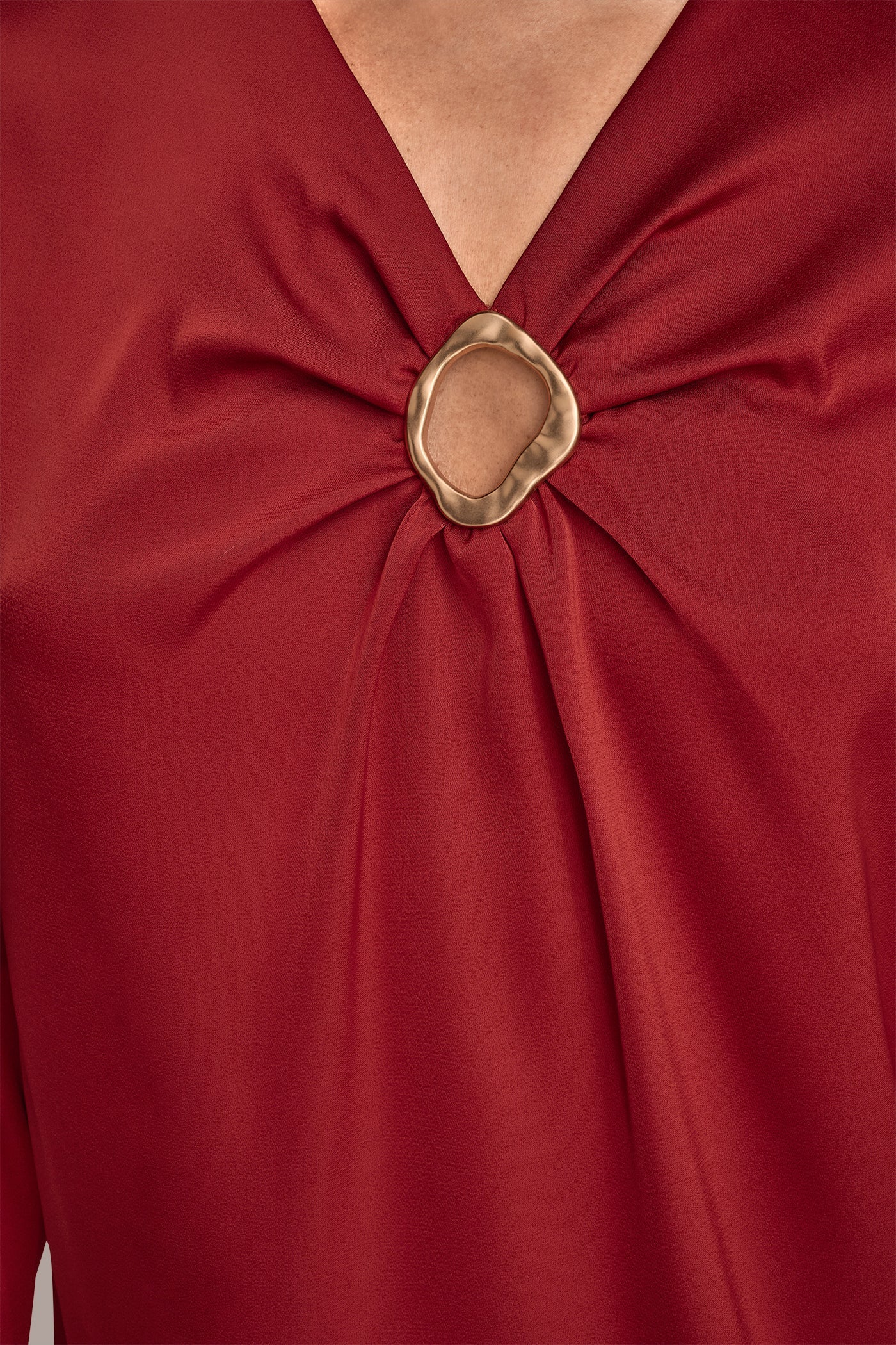 Donna Karan | LONG SLEEVE RING V-NECK BLOUSE