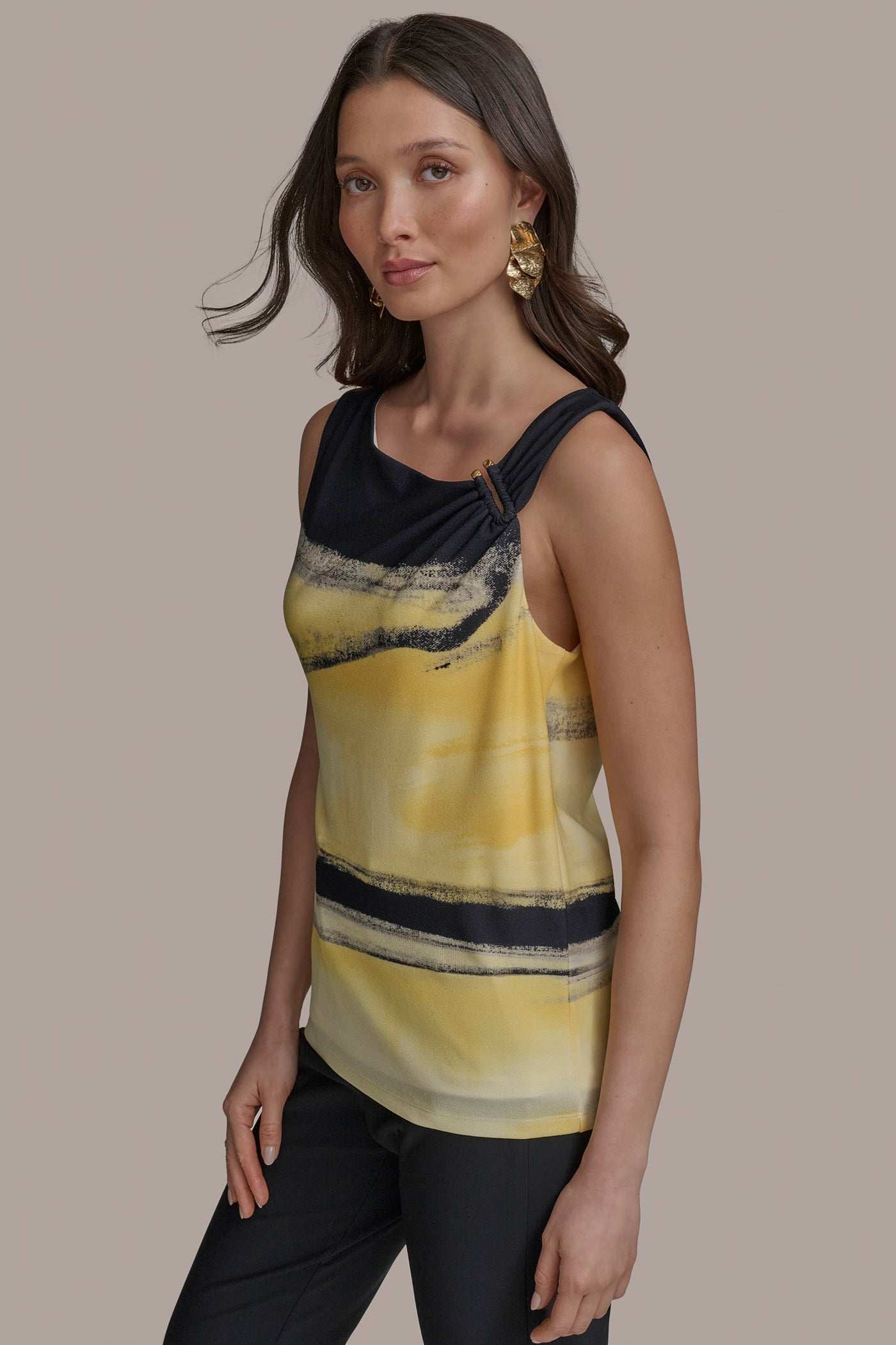 Donna Karan | PART SLEEVELESS WITH U-HARDWARE NECK