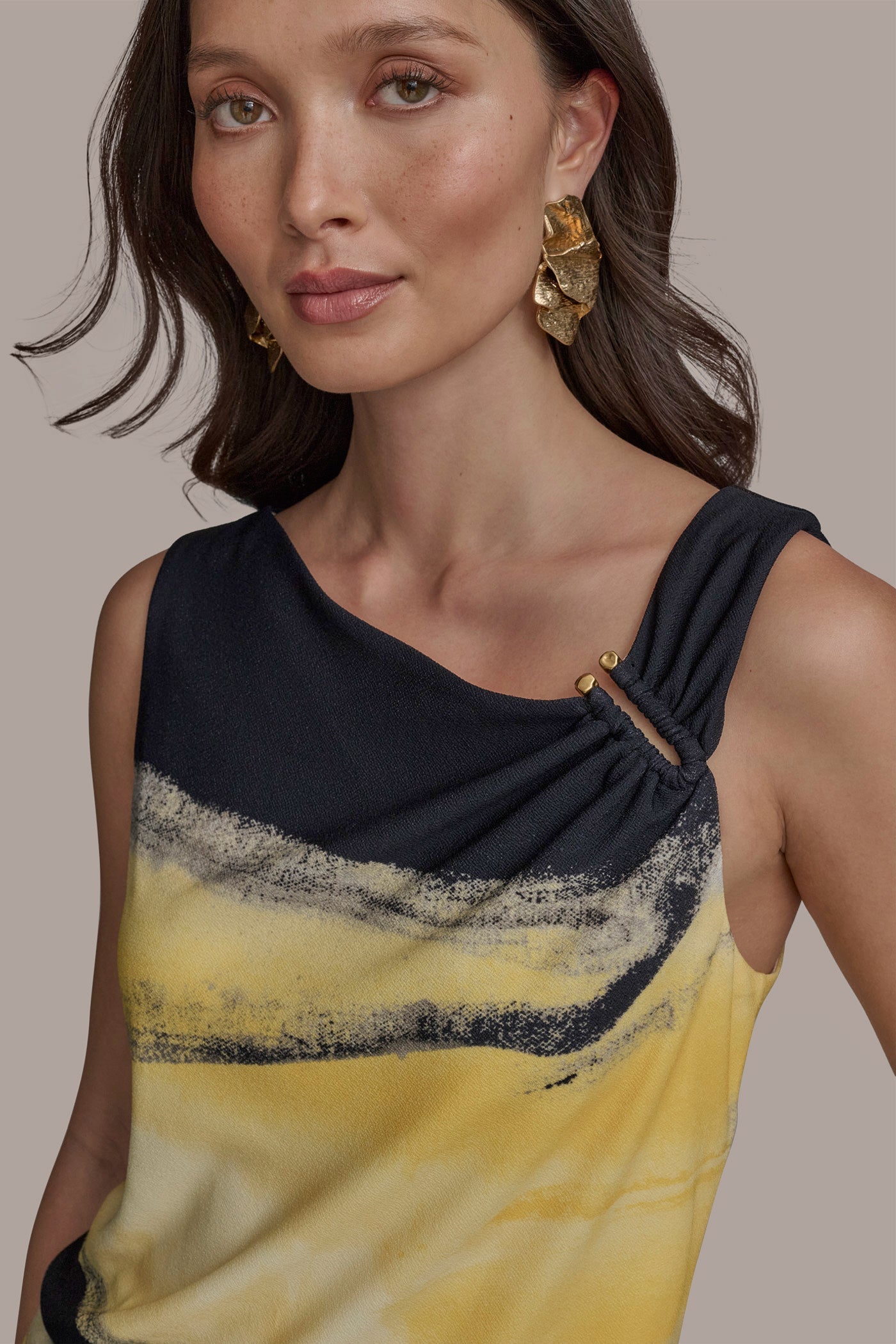Donna Karan | PART SLEEVELESS WITH U-HARDWARE NECK