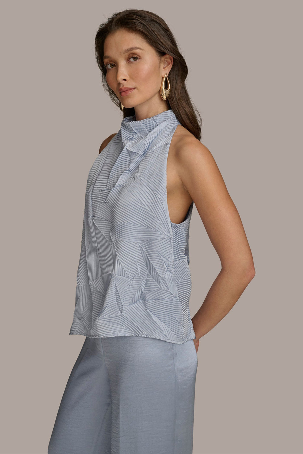 Donna Karan | TEXTURED TOP WITH ANGLED HEM